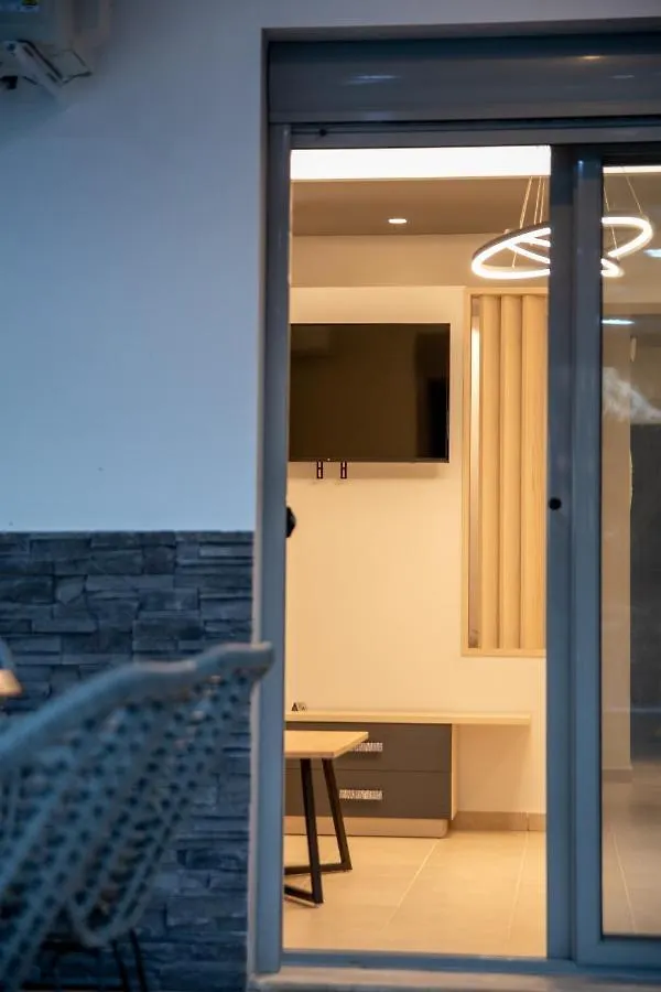 Sithoniars Luxury Ground Floor Apartment With Private Garden Neos Marmaras