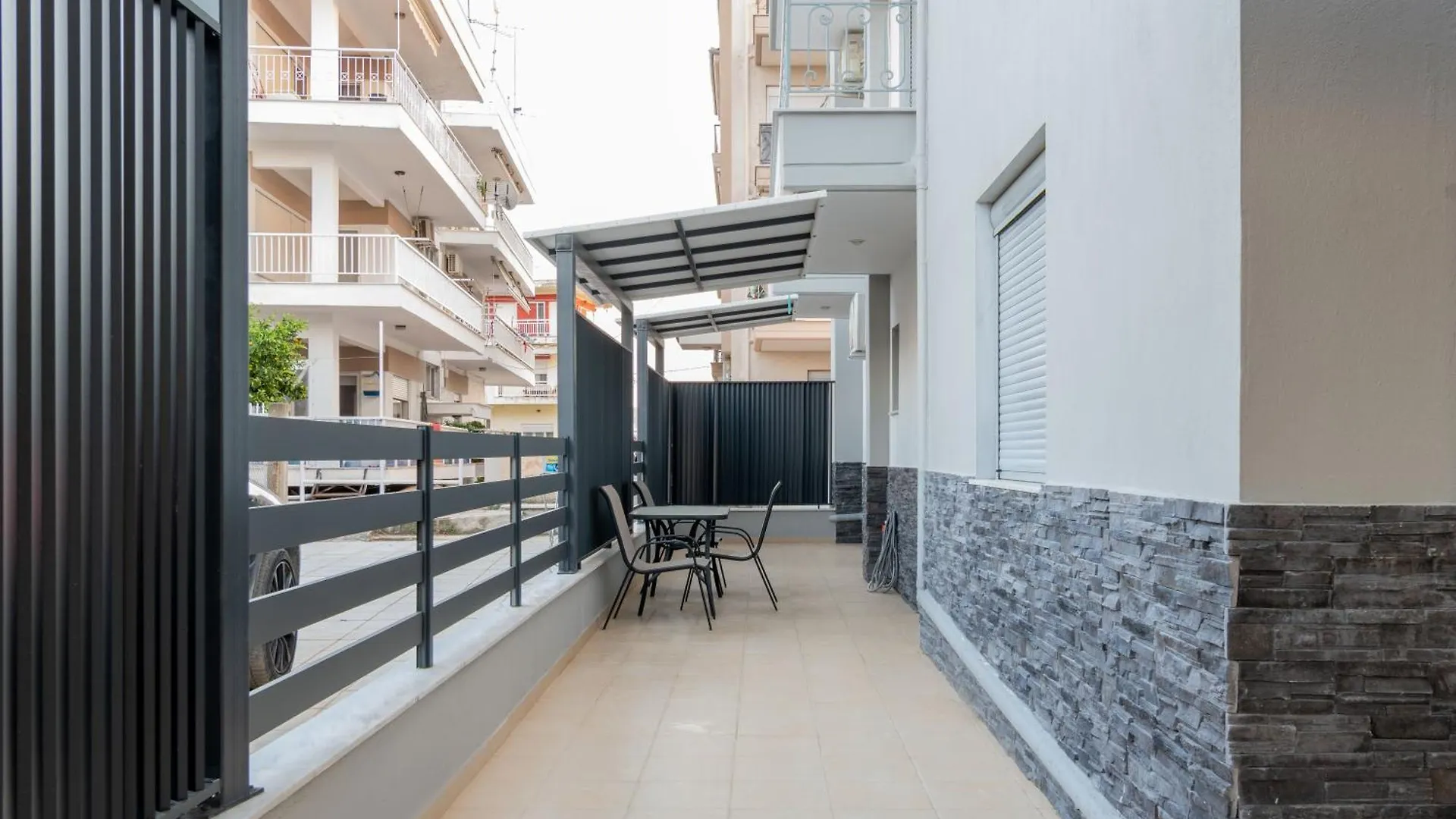 Sithoniars Luxury Ground Floor Apartment With Private Garden Néos Marmarás