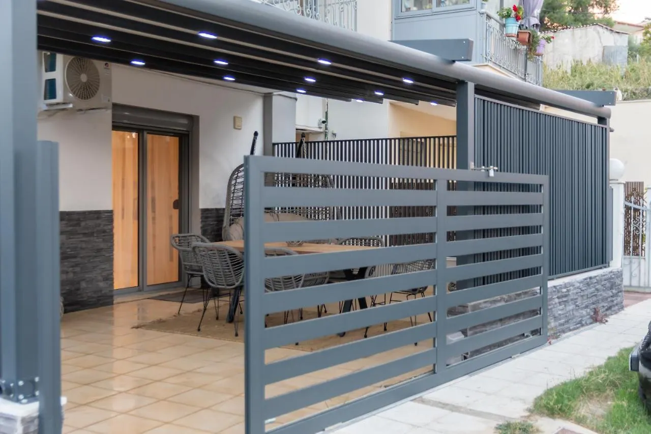 Sithoniars Luxury Ground Floor Apartment With Private Garden Néos Marmarás