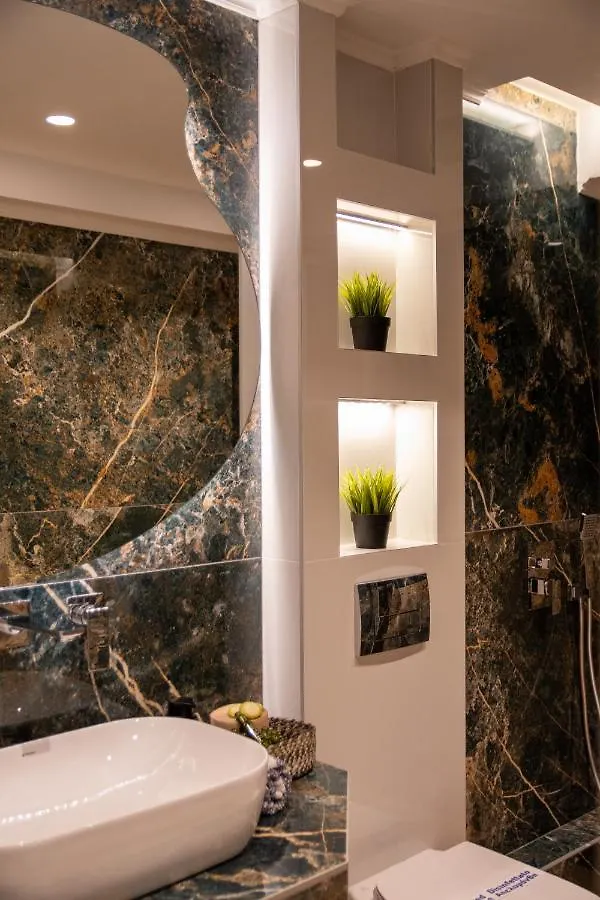 Sithoniars Luxury Ground Floor Apartment With Private Garden Neos Marmaras